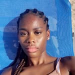 Avatar of @esther.naee