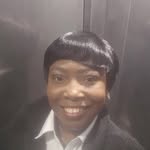 Avatar of @estherfunmioye