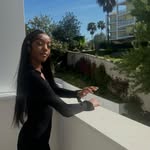 Avatar of @rhiannawambui