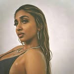 Avatar of @shehxna